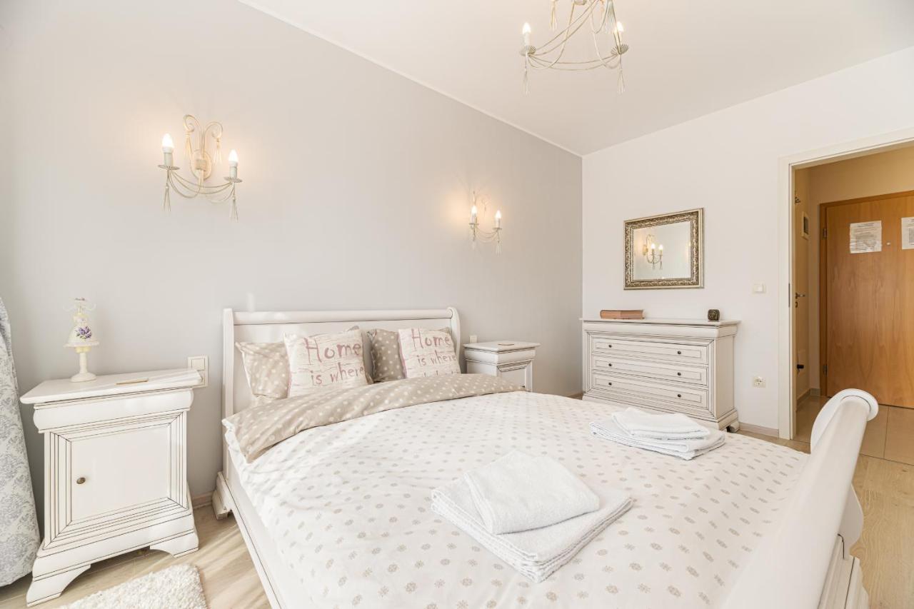 Apartament Belles Roses Brasov Appartement Buitenkant foto